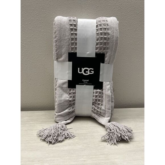 UGG CONRAD Shoreline Throw Beige Blanket  50”x 70” Soft - Picture 1 of 7